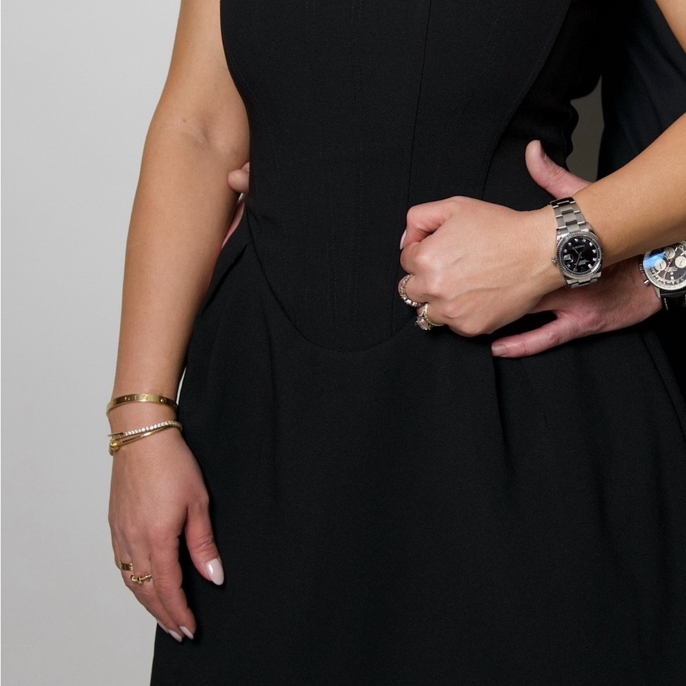 Chic Black Sleeveless Mini Dress